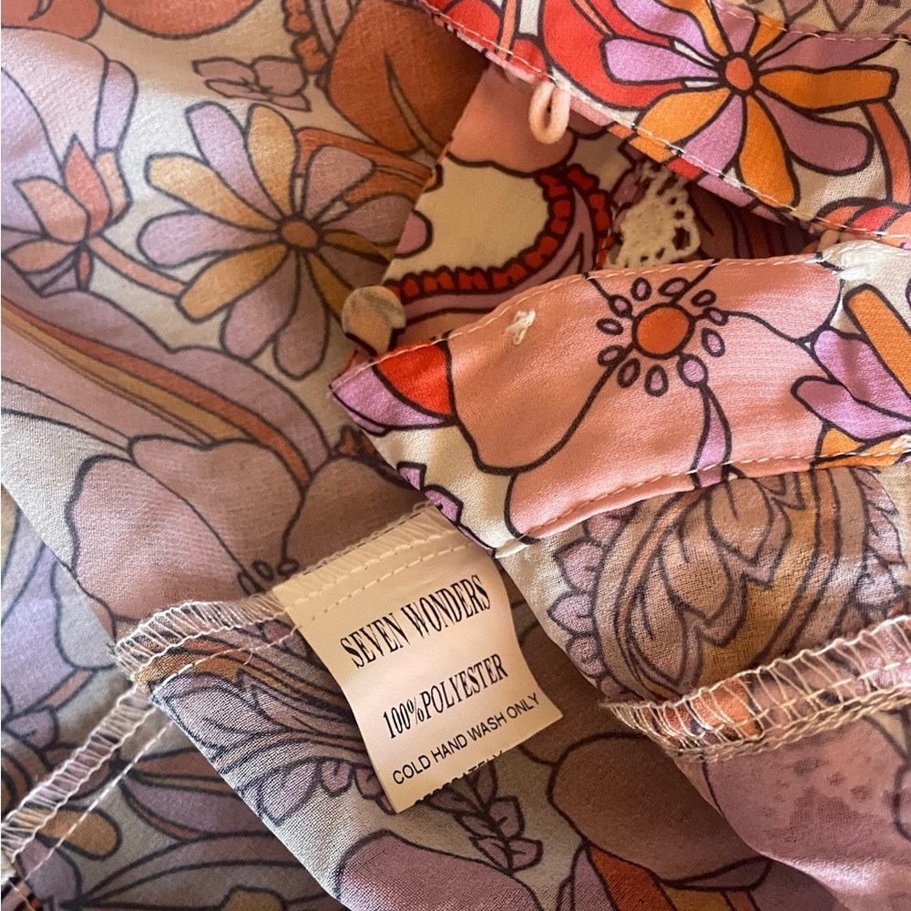 Seven Wonders sheer top size large - Picture 5 of 5